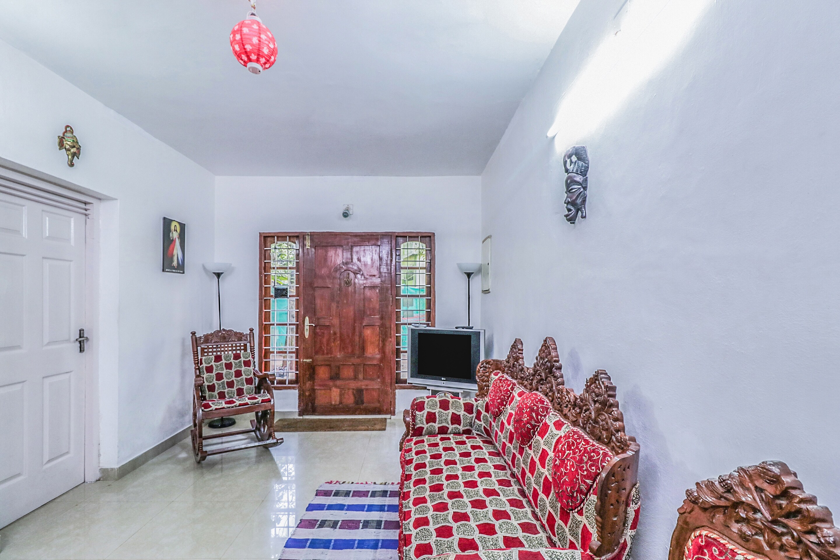 The Thomas Inn Homestay - Tap to explore photos