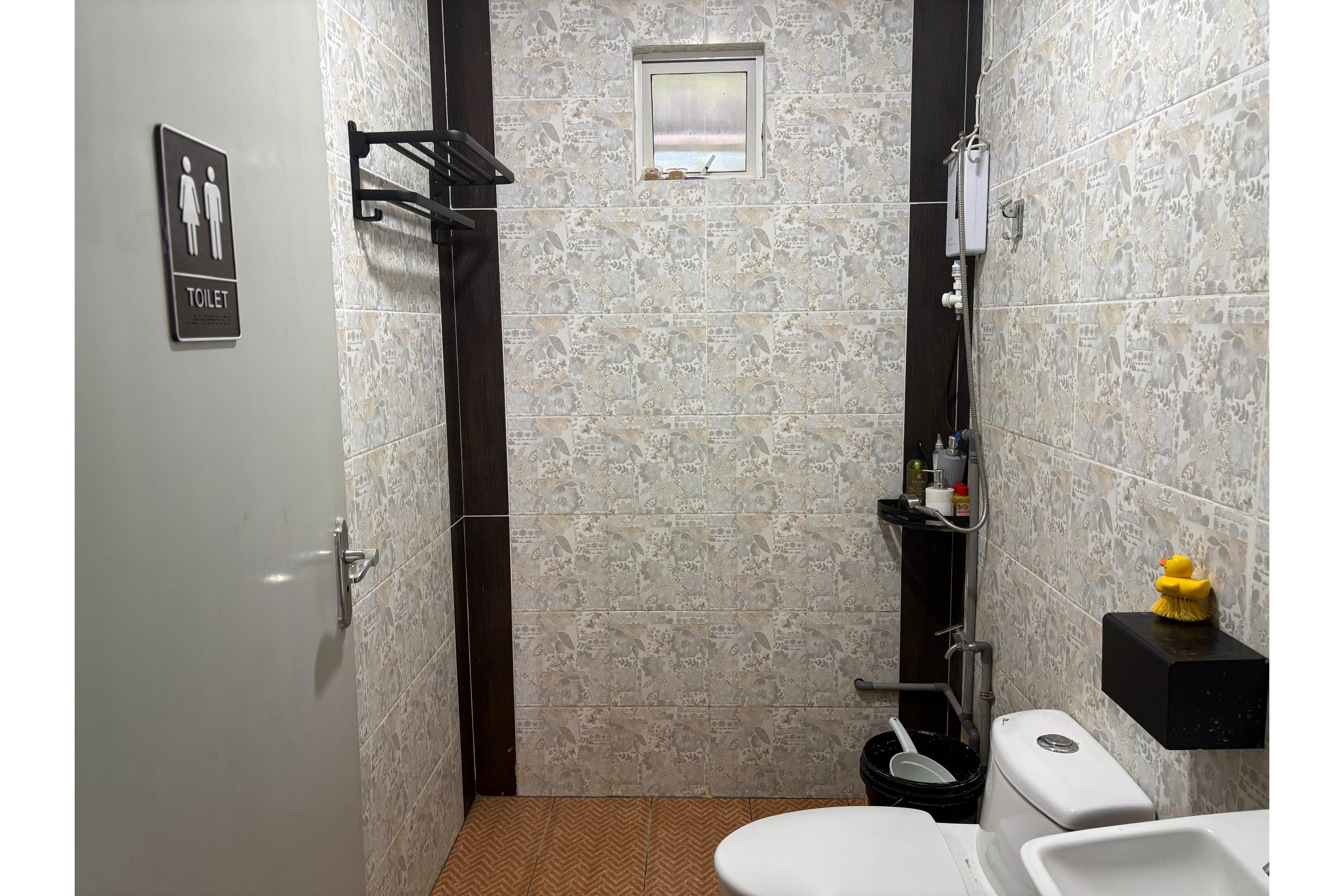 OYO 91278 5minutes Lodge - Tap to explore photos