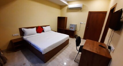 Krishn Palace Hotel and Restaurant Room Type - Deluxe