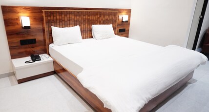 Emerald Nest Room Type - Luxury Room