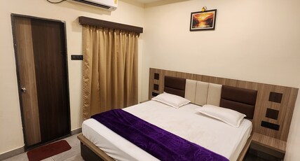 ABHISHEK INN (GUEST HOUSE) Room Type - Deluxe Double Bed Ac