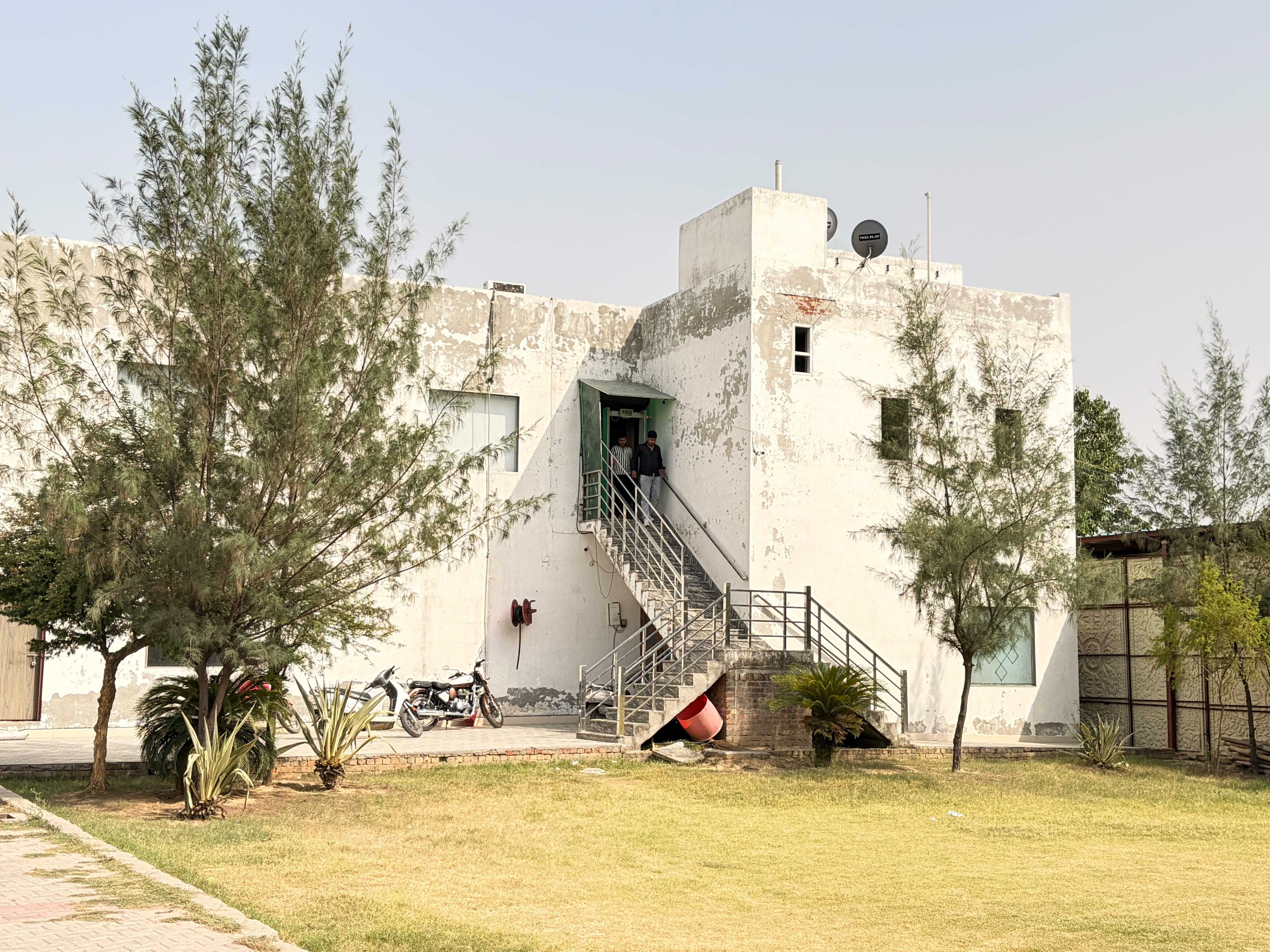 Hotel O Aashirwad Guest House - Tap to explore photos