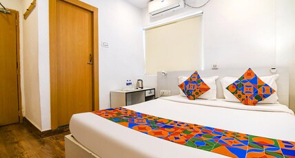 FabHotel Globe Express - Nr. Ruby Hospital Room Type - Deluxe Double Room