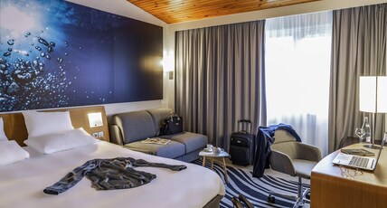 Novotel Metz Amn Room Type - Executive room with queen size bed and 1-person sofa bed