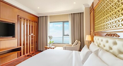 DLG Hotel Danang Room Type - Junior Suite - Ocean Front