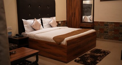 New Orange Tree Classic Fall Resort Room Type - SUPER DELUXE VIEW ROOM