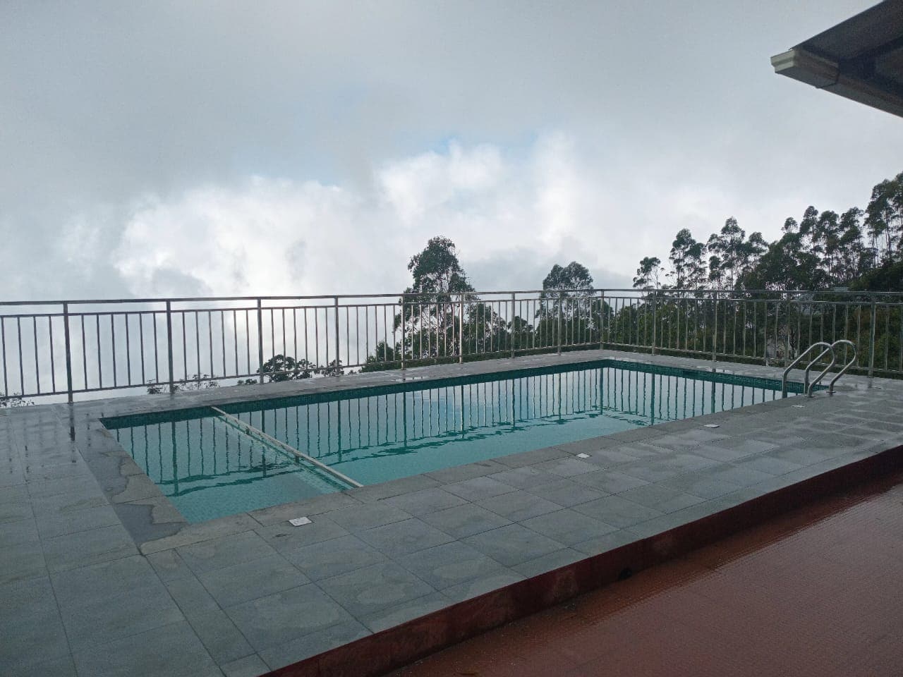 Johns Heaven Munnar - Tap to explore photos