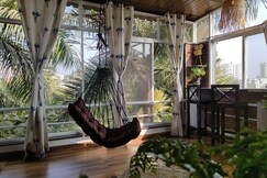 Glass Room:Park view studio in bunglow near Kharadi