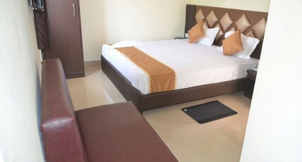 Hotel Midtown Inn Room Type - DELUXE AC ROOM