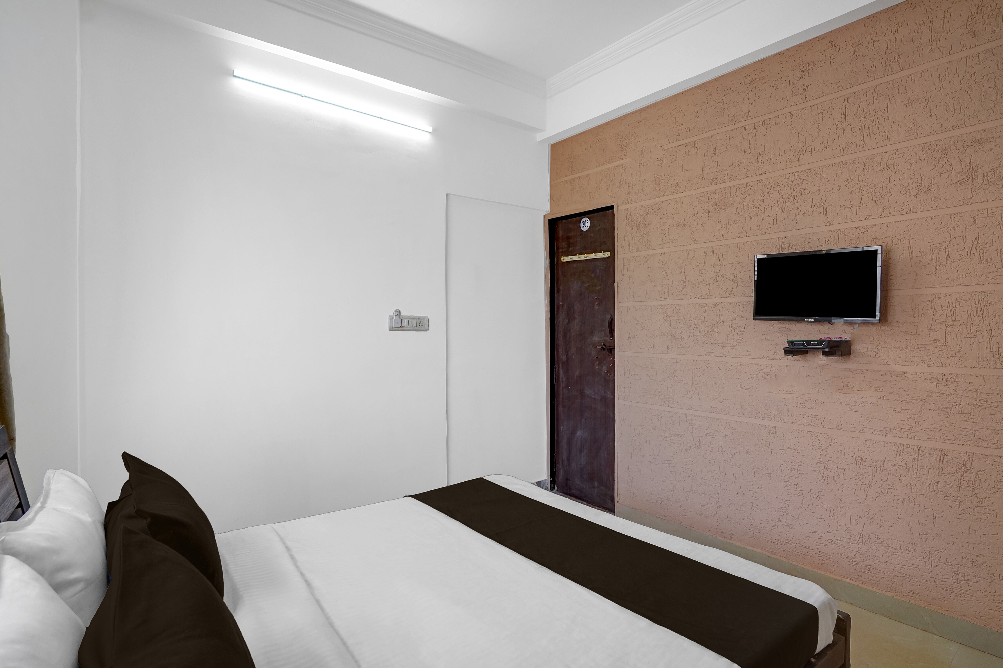 Hotel O Aura Mall Bhopal - Tap to explore photos