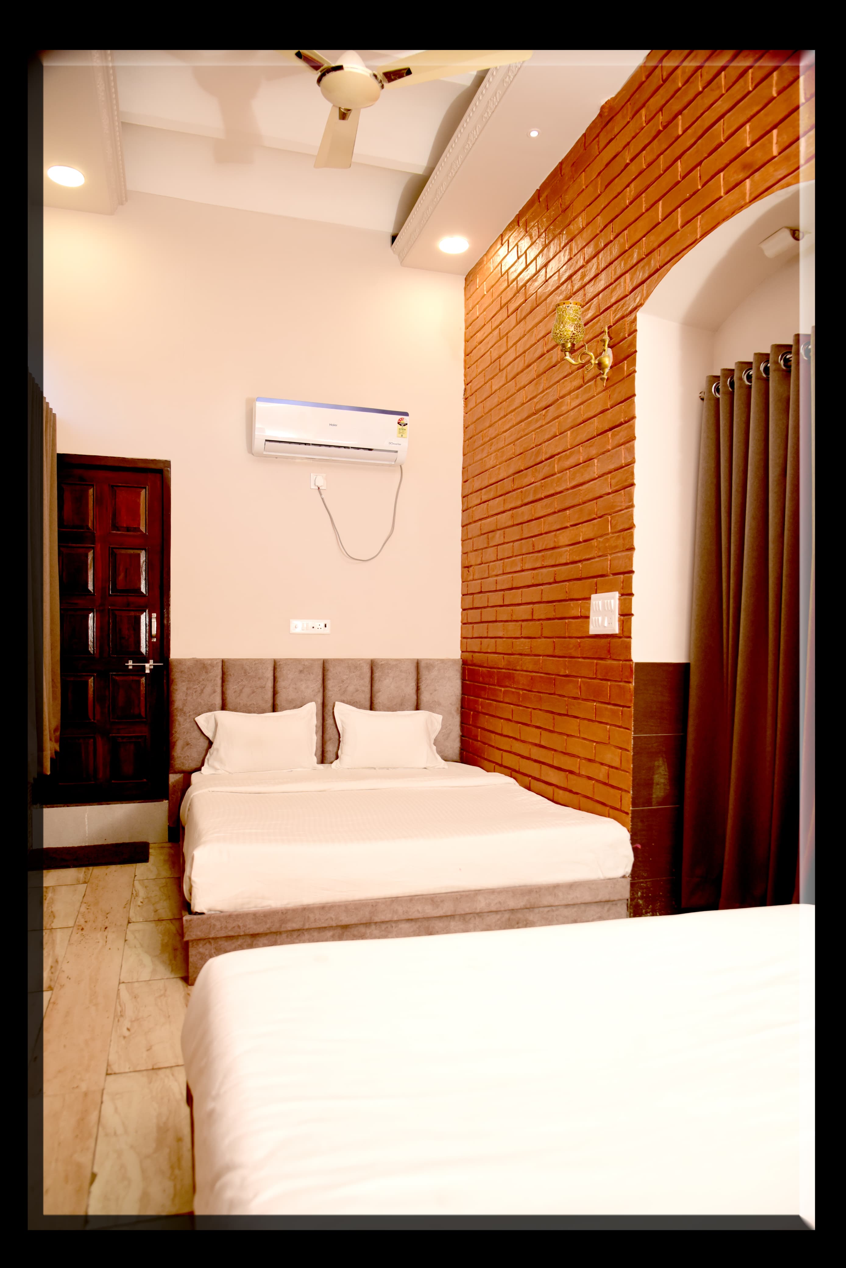 Hotel Mani - Tap to explore photos