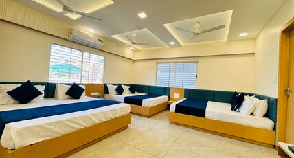 Hotel Shree Krishnam Room Type - Family Six Bedroom