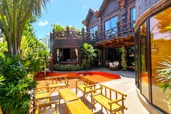 MANJILAND Luxury Pool Villa Pattaya Walking Street