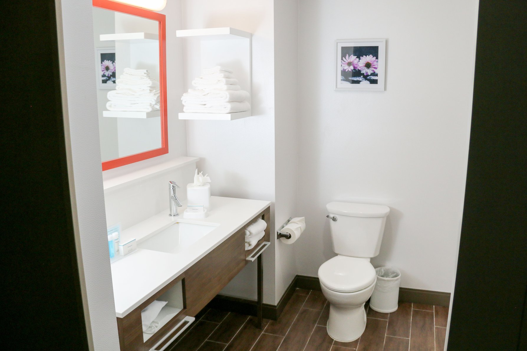 Hampton Inn & Suites Lafayette Medical Center, CO - Tap to explore photos