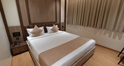 Hotel Excellent Inn Room Type - Deluxe Room Hotel Excellent Inn Room Type - Deluxe Room
