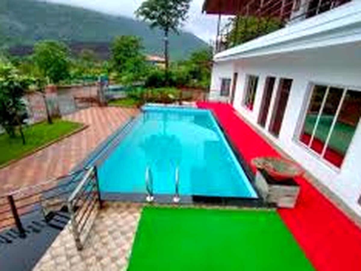 Dukes Nose Villa (Mountain Vally) - Tap to explore photos