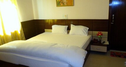 Hotel Om International Room Type - Superior Room