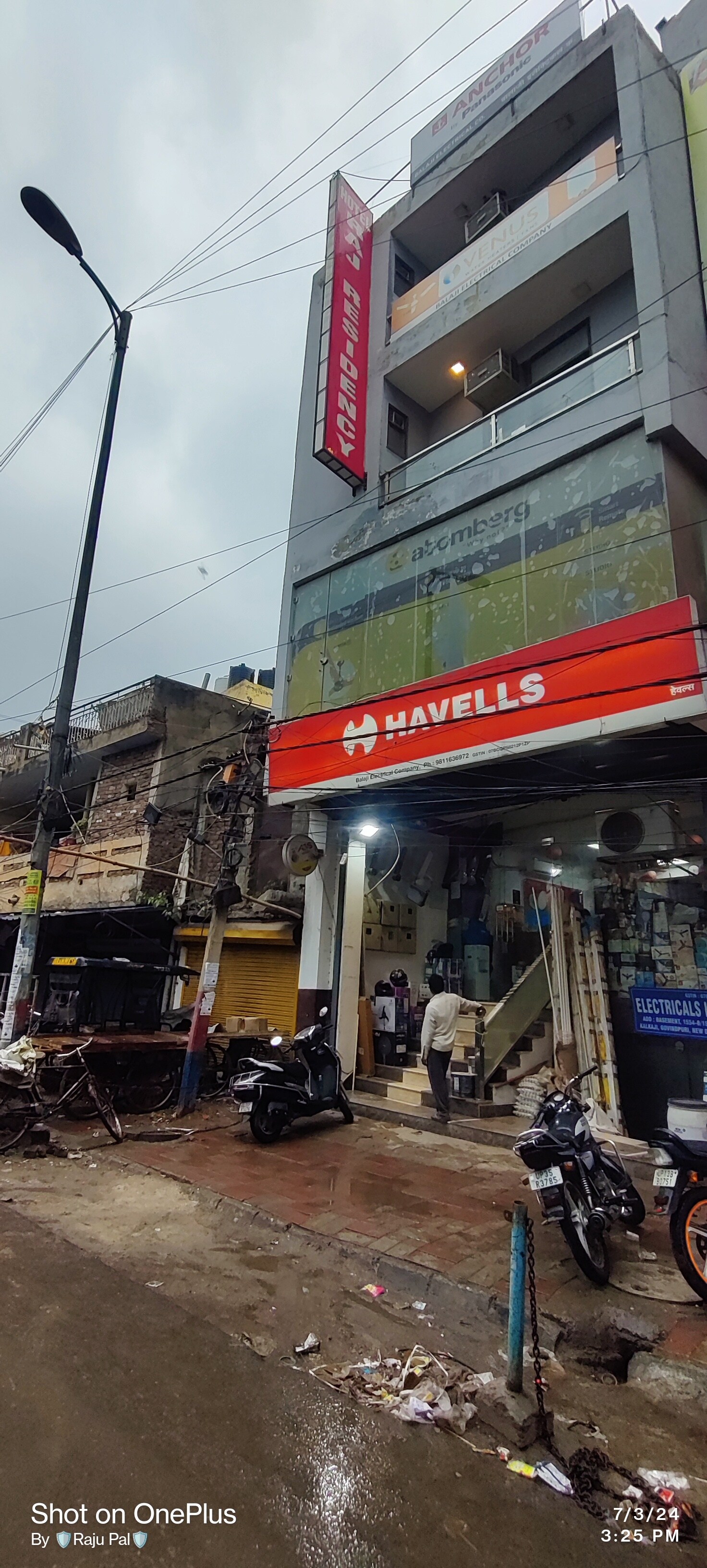 Hotel Raj Residency Govindpuri - Couple Friendly Hotel - Tap to explore photos