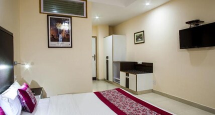 HOTEL CITY HEIGHTS Room Type - Deluxe Room | No AC |  No view