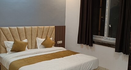 Dev Hotel & Restaurant Room Type - Deluxe Room