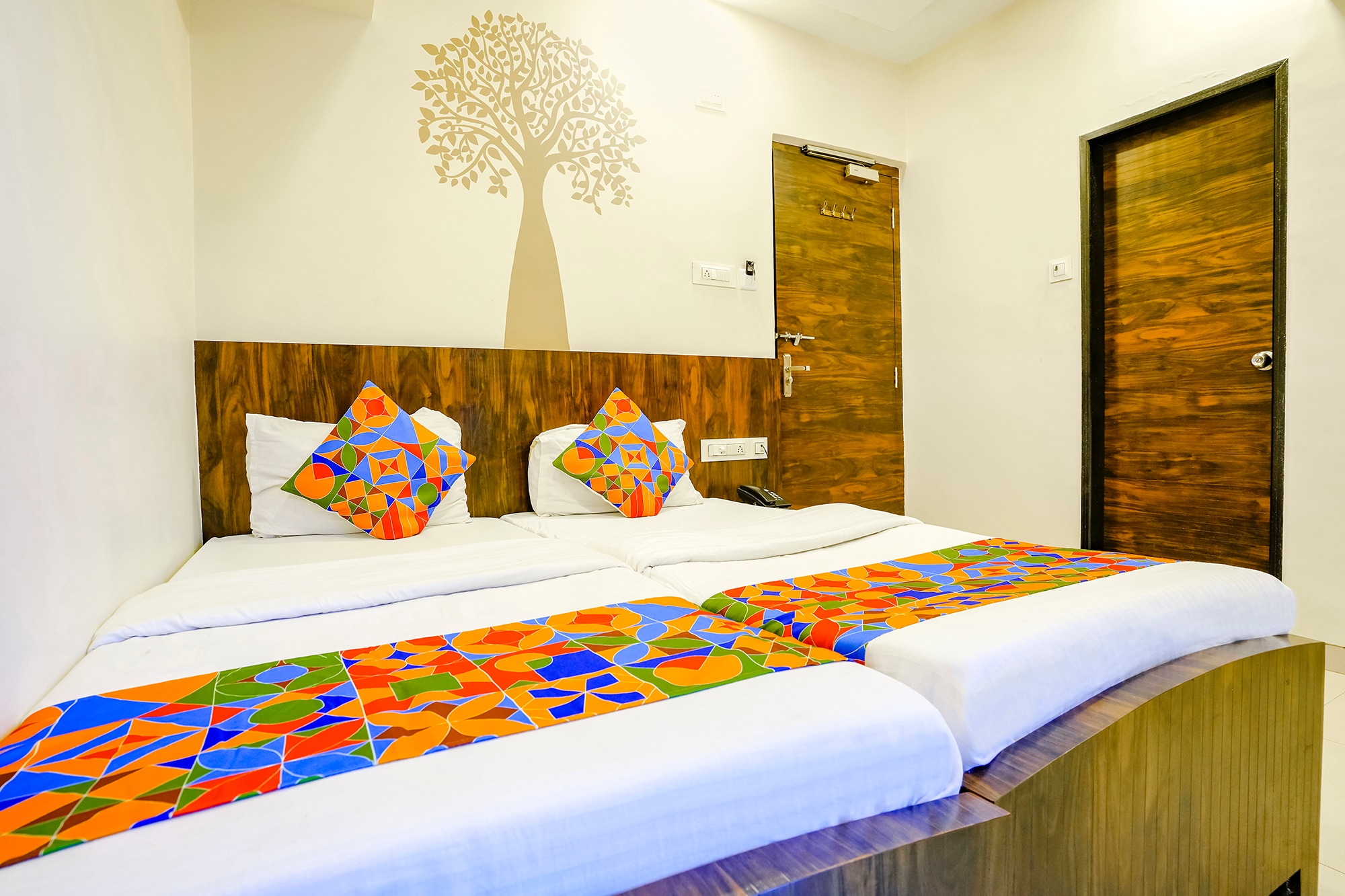 HOTEL SHALIMAR - Tap to explore photos
