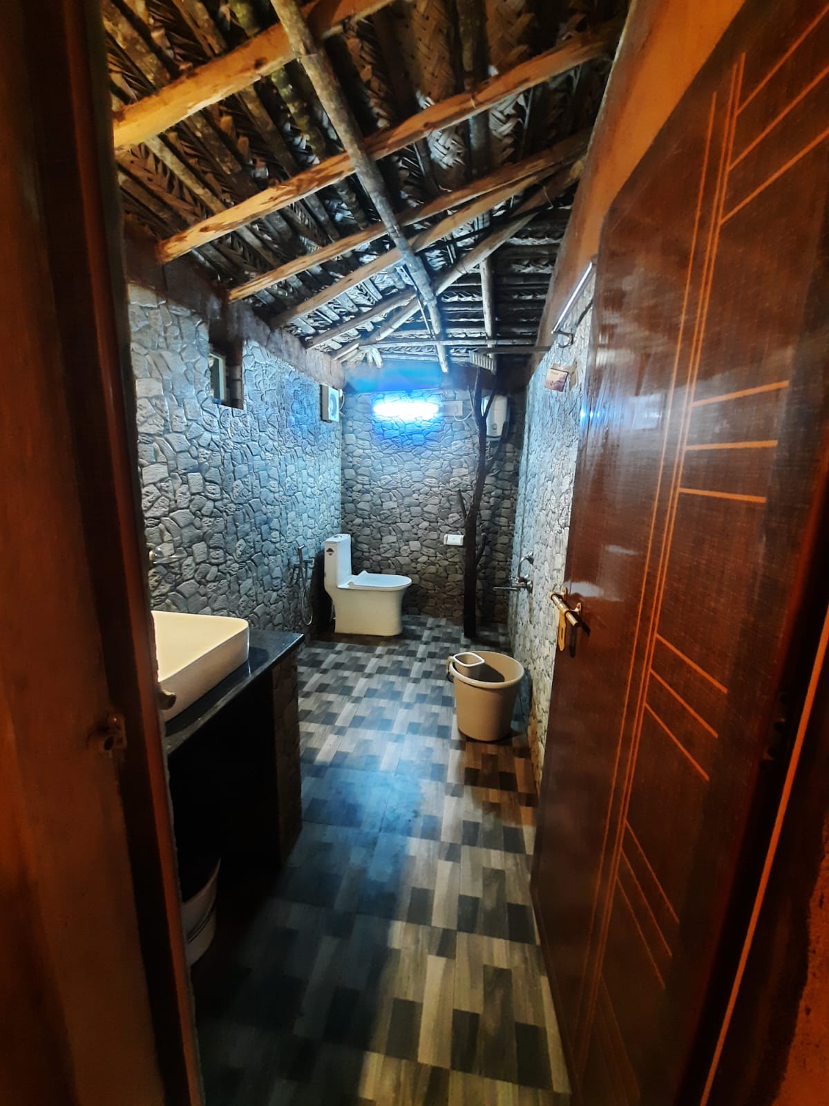 Mannora - Tap to explore photos
