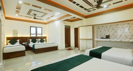 Shree Radha Rani Room Type - BIG FAMILY & GROUP SUITES AC (3 BED 6 TO 8 ADULTS )