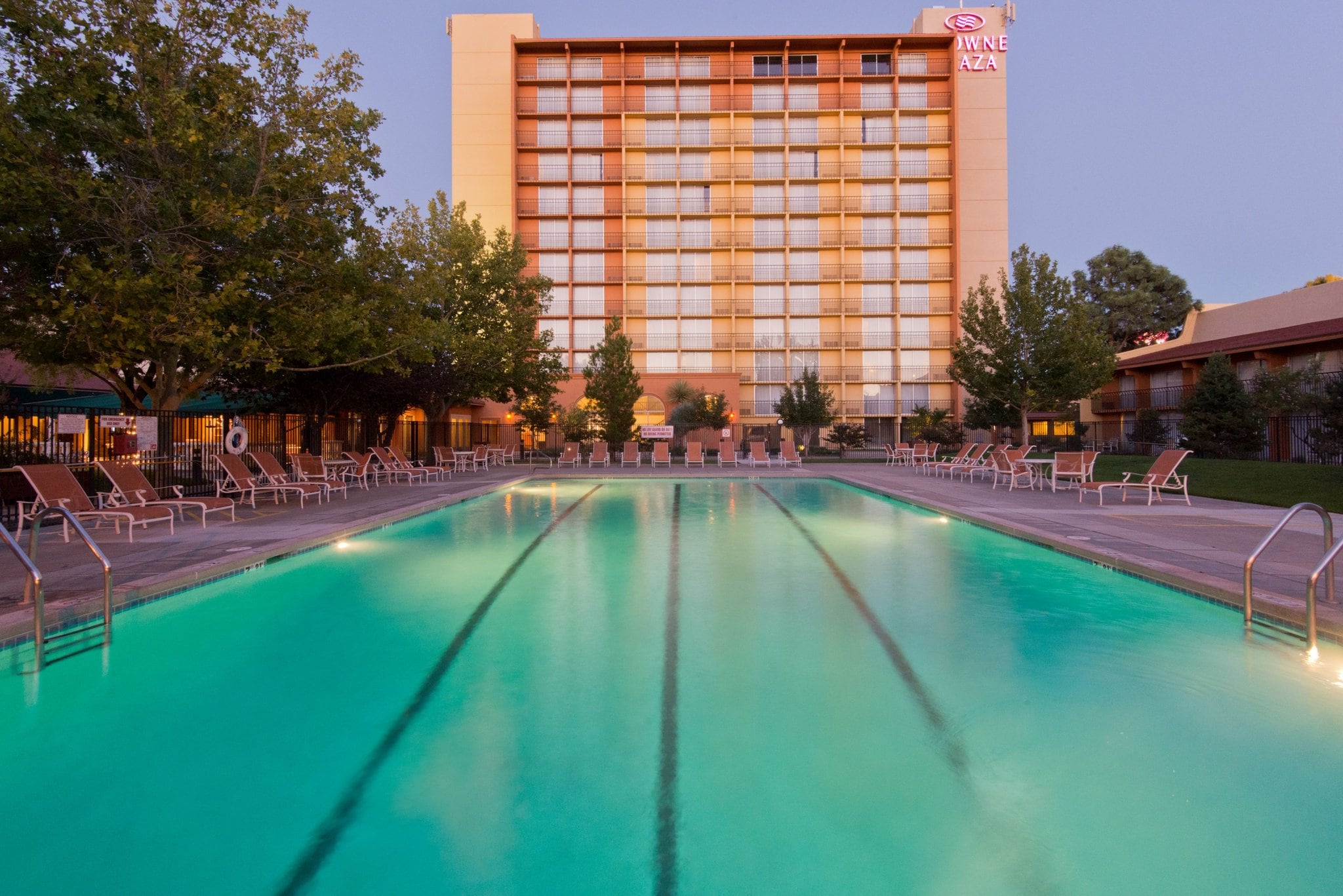 Albuquerque Crowne Plaza - Tap to explore photos