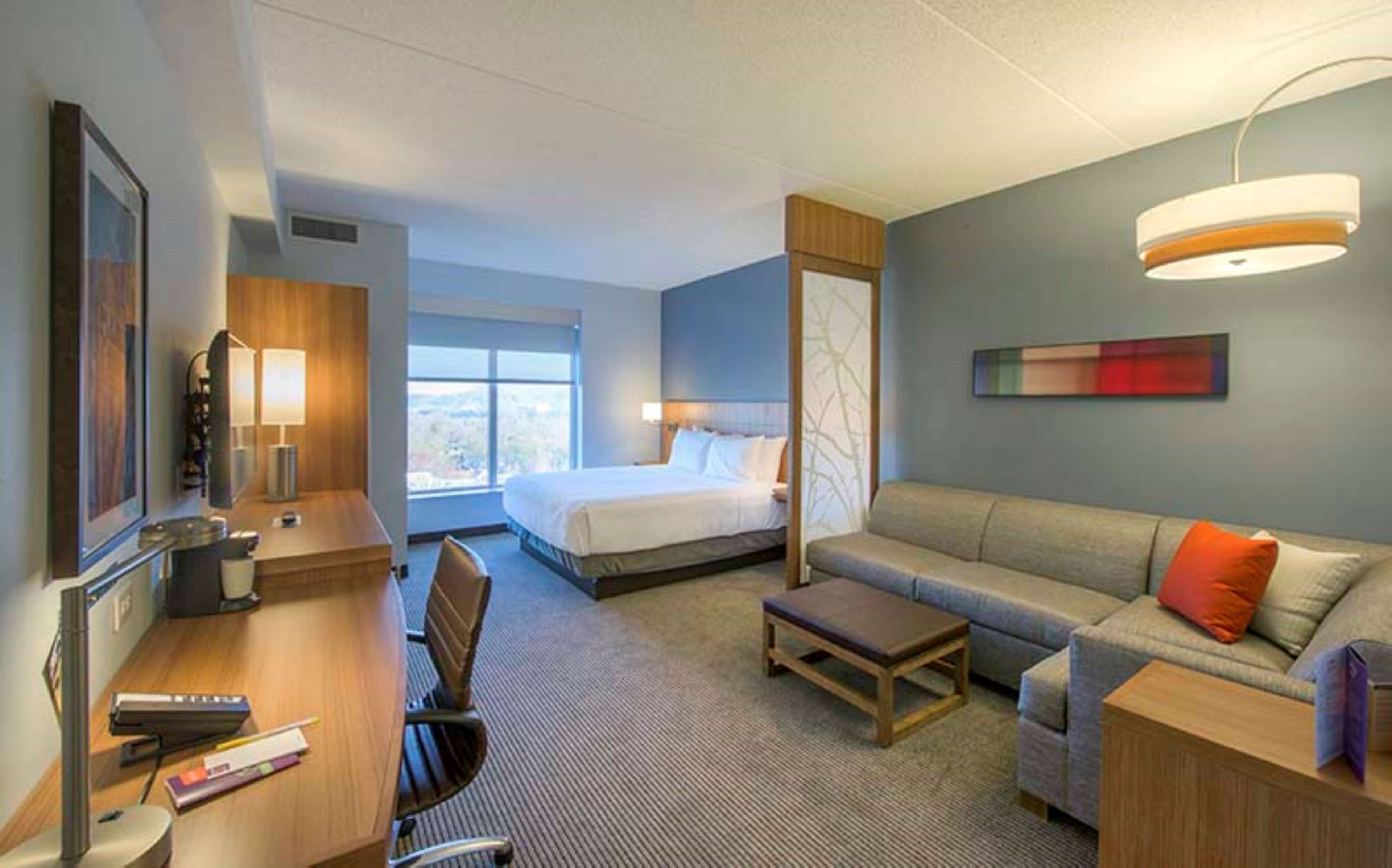 DoubleTree by Hilton Asheville Downtown - Tap to explore photos