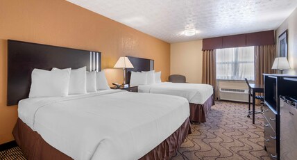 Best Western Campbellsville Inn Room Type - 2 Queen Beds, Mobility Accessible, Bathtub, Non-Smoking, Full Breakfast