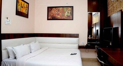 Hotel Shikhar Darshan Room Type - Semi Deluxe Room (No Window)