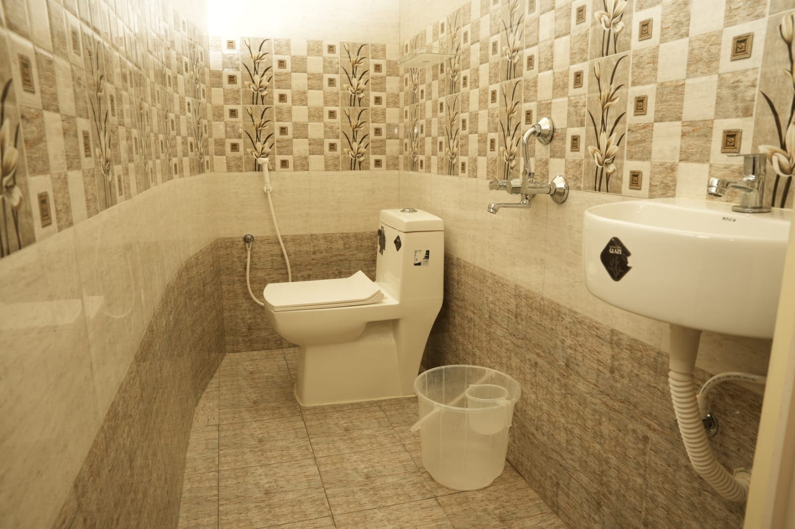 Velom Homestay - Tap to explore photos