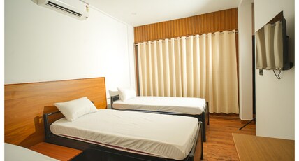 Athidhi Comfort E Premium Hostel Bed & Breakfast Room Type - Bedroom D4