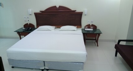STRAND HOTEL - A Seafront Property Room Type - DELUXE ROOM