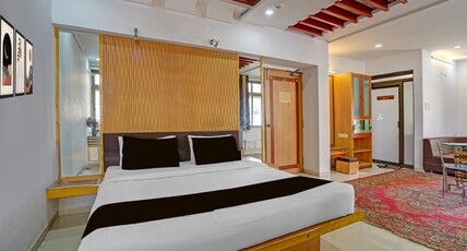 Super Collection O Dandiya Bazar Formerly Vrundavan Residency Room Type - Suite