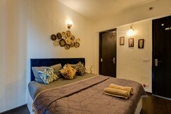 Blueberry Luxury Appt  Aashray