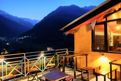 La Vaca India Hostel Manali | Rooms & Dorms