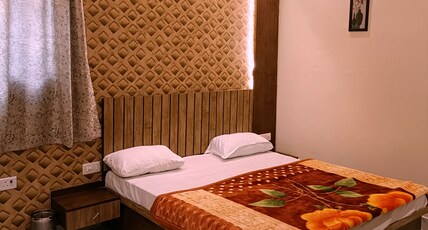 hotel raj mahal Room Type - deluxe ac room