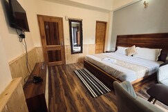 Rooms of Swastika Lodge and Cafe