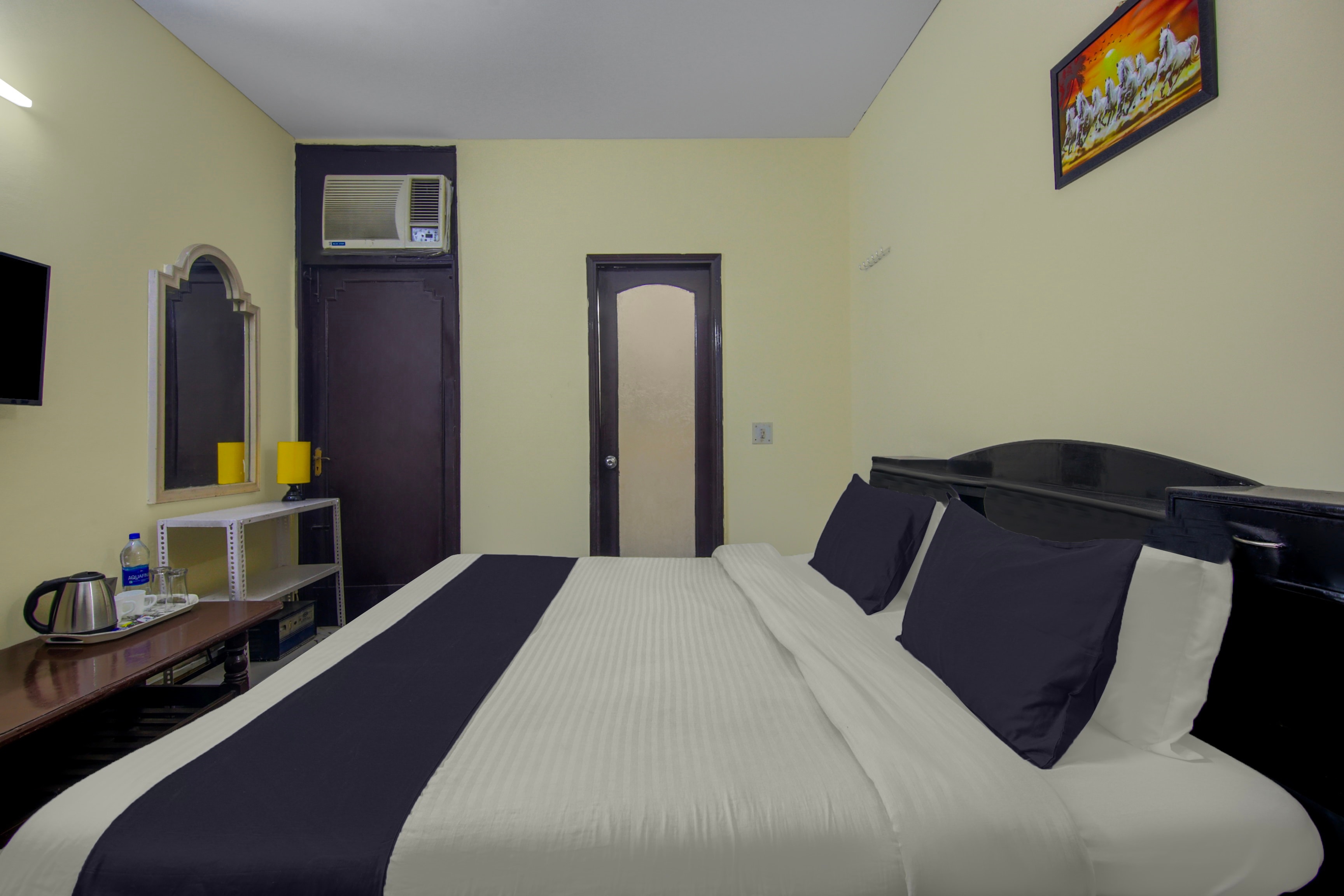 Hotel O Malhotra BnB - Tap to explore photos