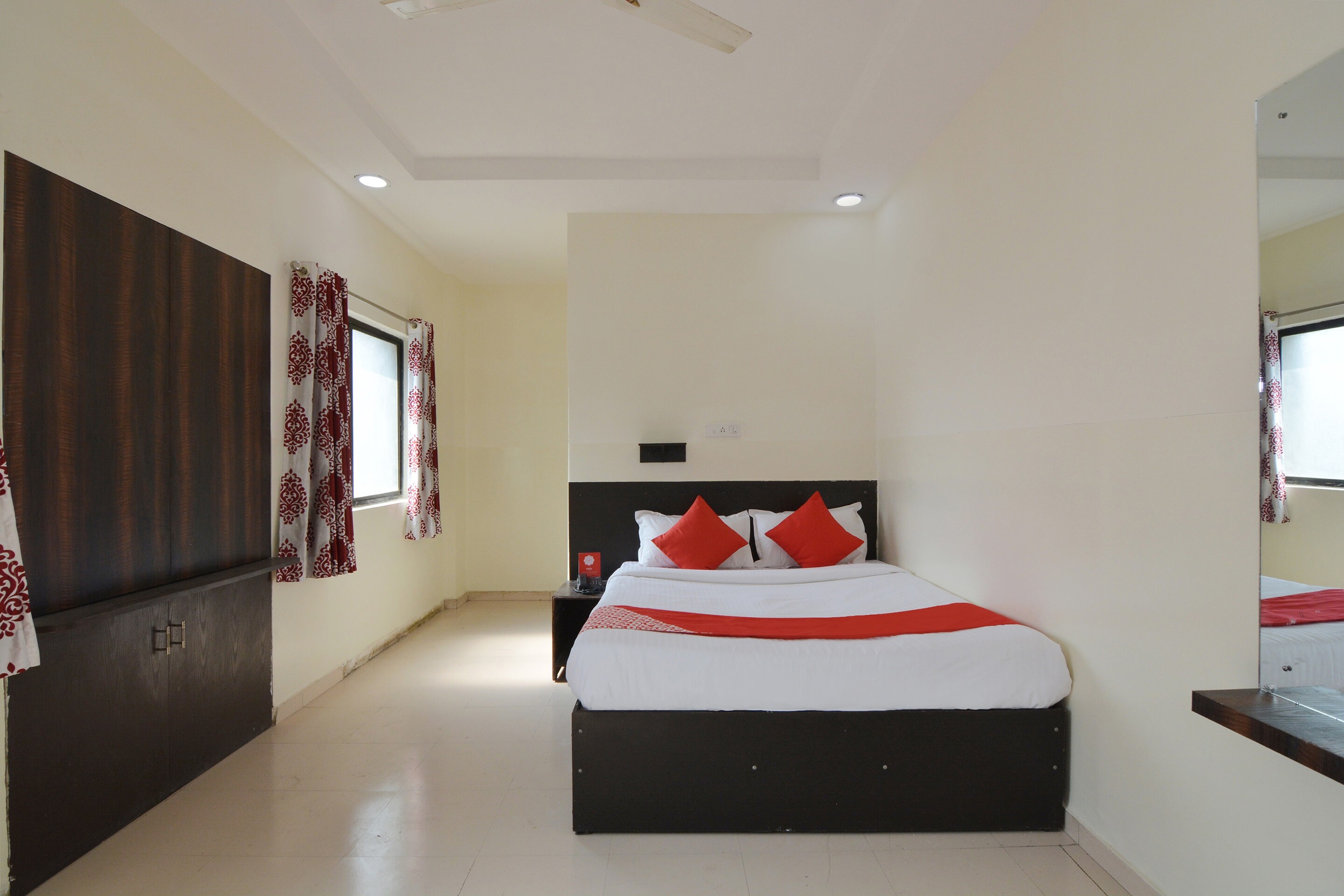 Collection O Krushna Rooms - Tap to explore photos