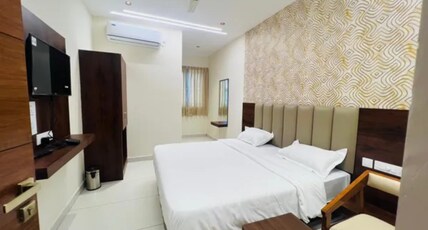 FabHotel Golden Inn KR Puram Room Type - Deluxe Room
