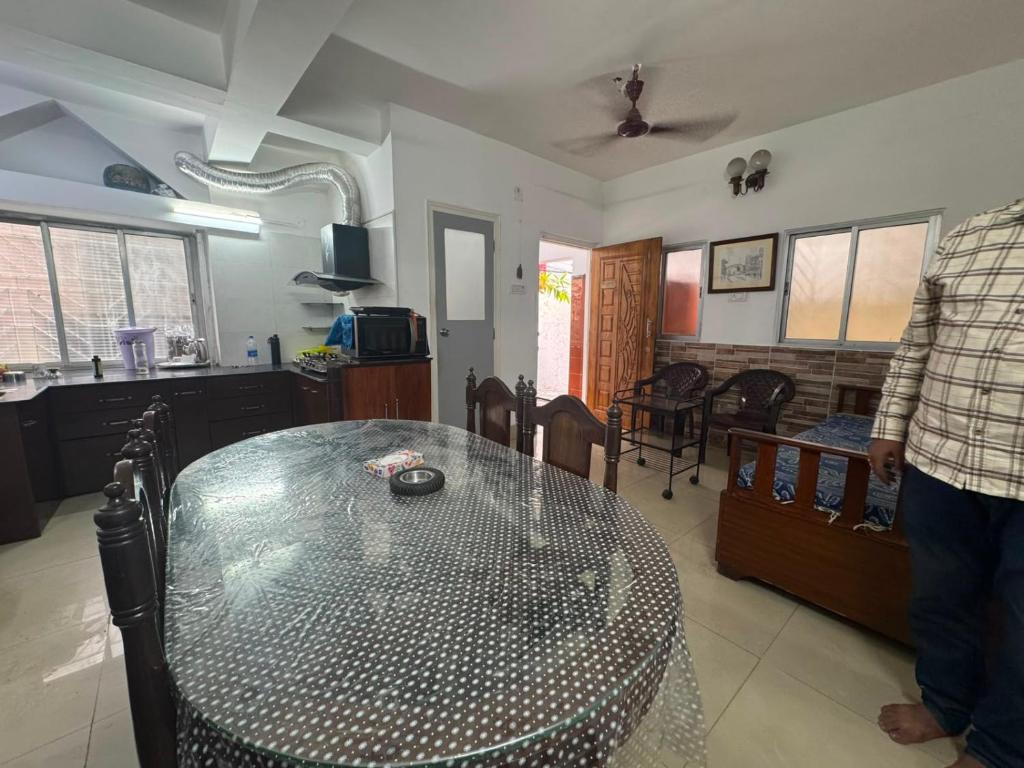Tollygunge Entire House Rent - Tap to explore photos
