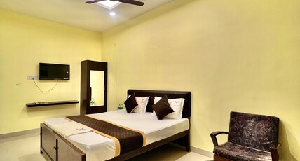 Phoenix Beach Resort Room Type - Deluxe Ac Room