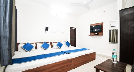 Hotel Apoorv - Near Jaipur Railway Station Room Type - Family Non AC Room