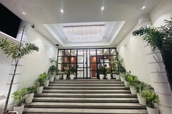 HOTEL PLATINUM
