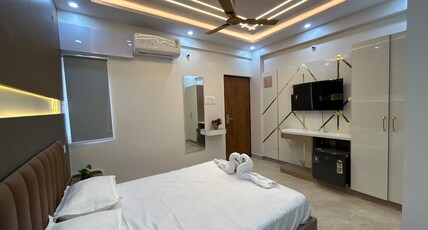 IAN Hotels Room Type - Deluxe Room