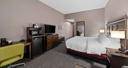 Hampton Inn Franklin Room Type - 1 KING BED NONSMOKING
