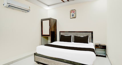 Hotel O TAJ Holiday Room Type - Classic