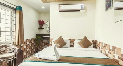 Jaya Grand Room Type - Deluxe Room with Air Conditioning